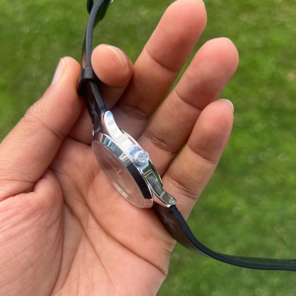 GUCCI G-Timeless Bee and Star Motif Black Dial Leather Strap unisex  Watch - Picture 13 of 15